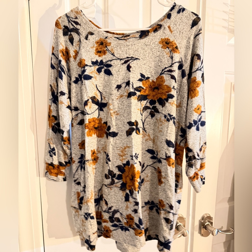 Market & Spruce 1X Floral Crewneck Pullover.